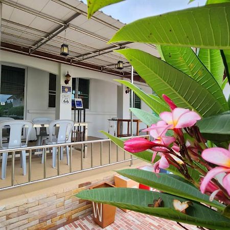 Nuch'S Apple Guest House Si Bun Ruang Bagian luar foto