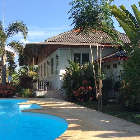 Nuch'S Apple Guest House Si Bun Ruang Bagian luar foto