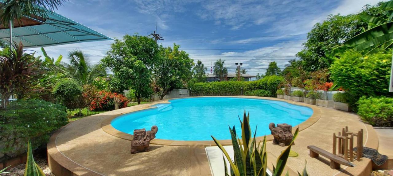 Nuch'S Apple Guest House Si Bun Ruang Bagian luar foto