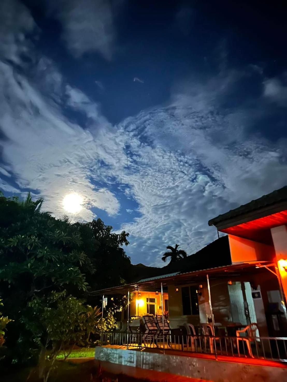 Nuch'S Apple Guest House Si Bun Ruang Bagian luar foto