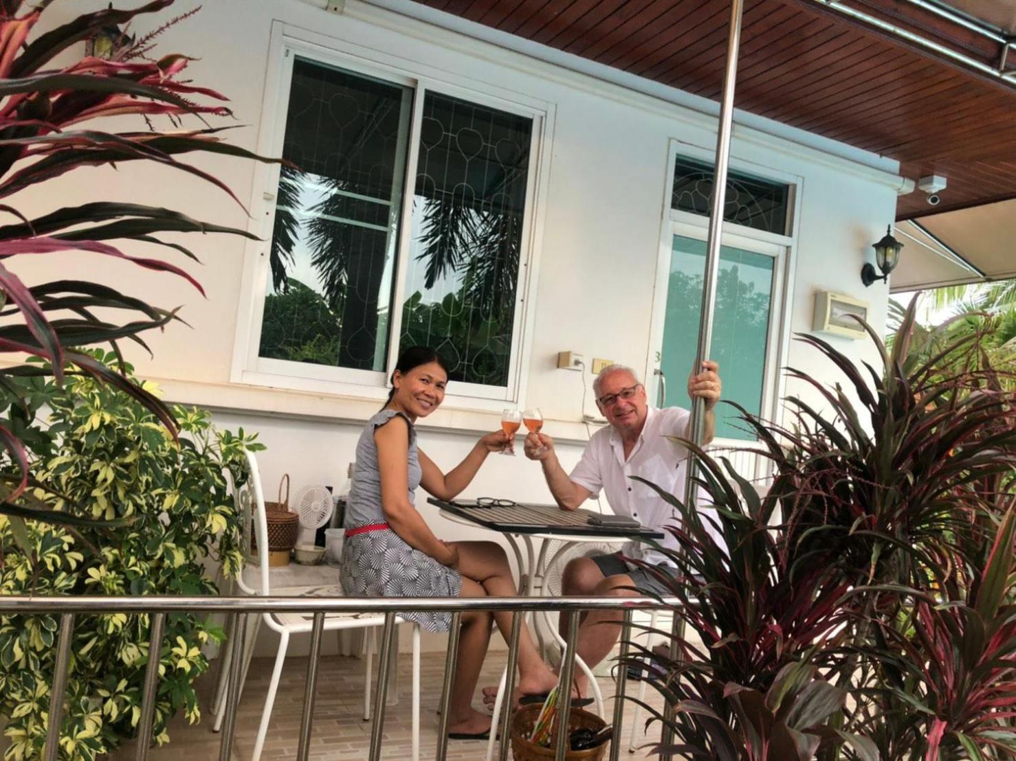 Nuch'S Apple Guest House Si Bun Ruang Bagian luar foto