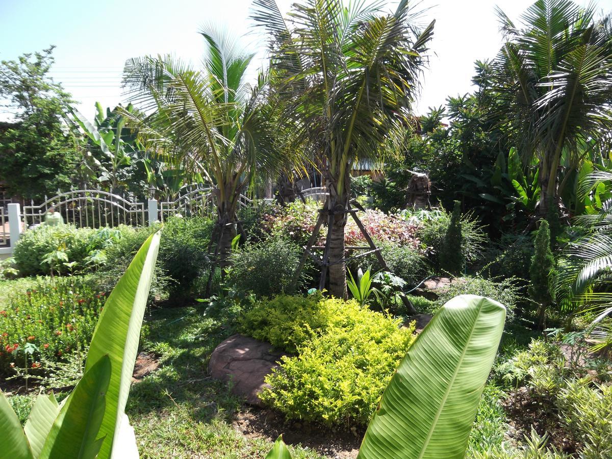 Nuch'S Apple Guest House Si Bun Ruang Bagian luar foto