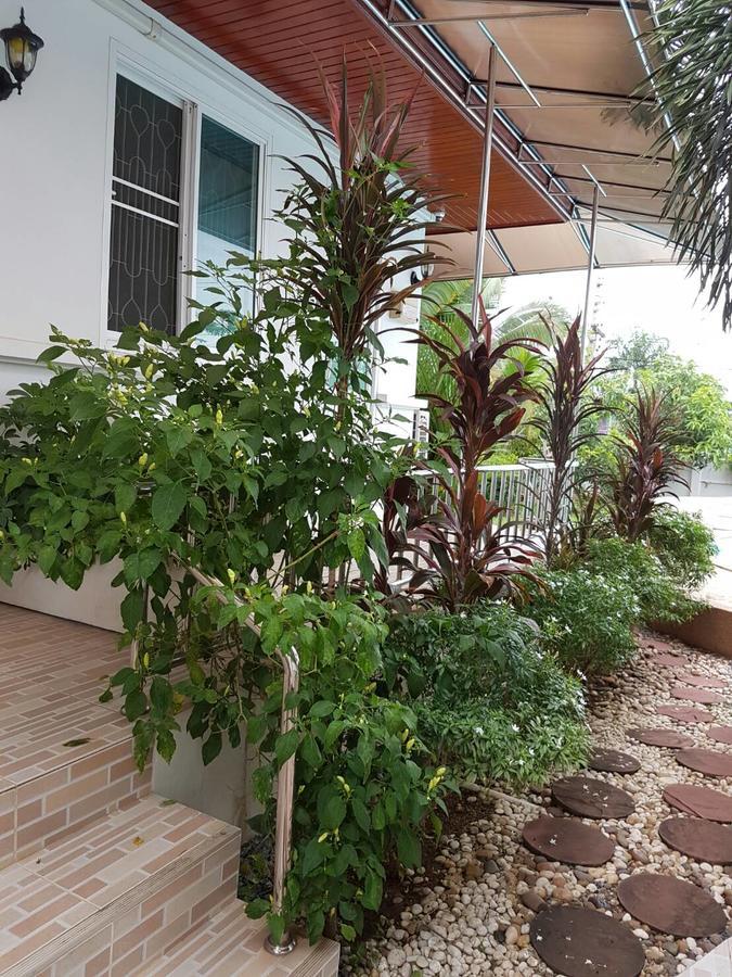 Nuch'S Apple Guest House Si Bun Ruang Bagian luar foto