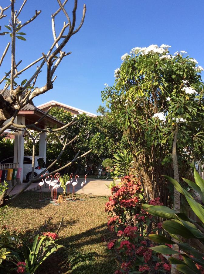 Nuch'S Apple Guest House Si Bun Ruang Bagian luar foto