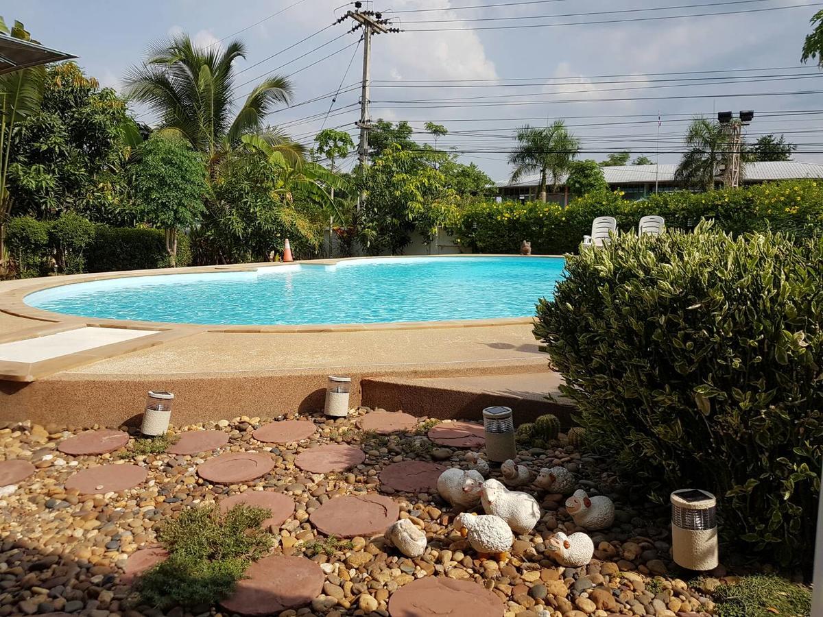 Nuch'S Apple Guest House Si Bun Ruang Bagian luar foto