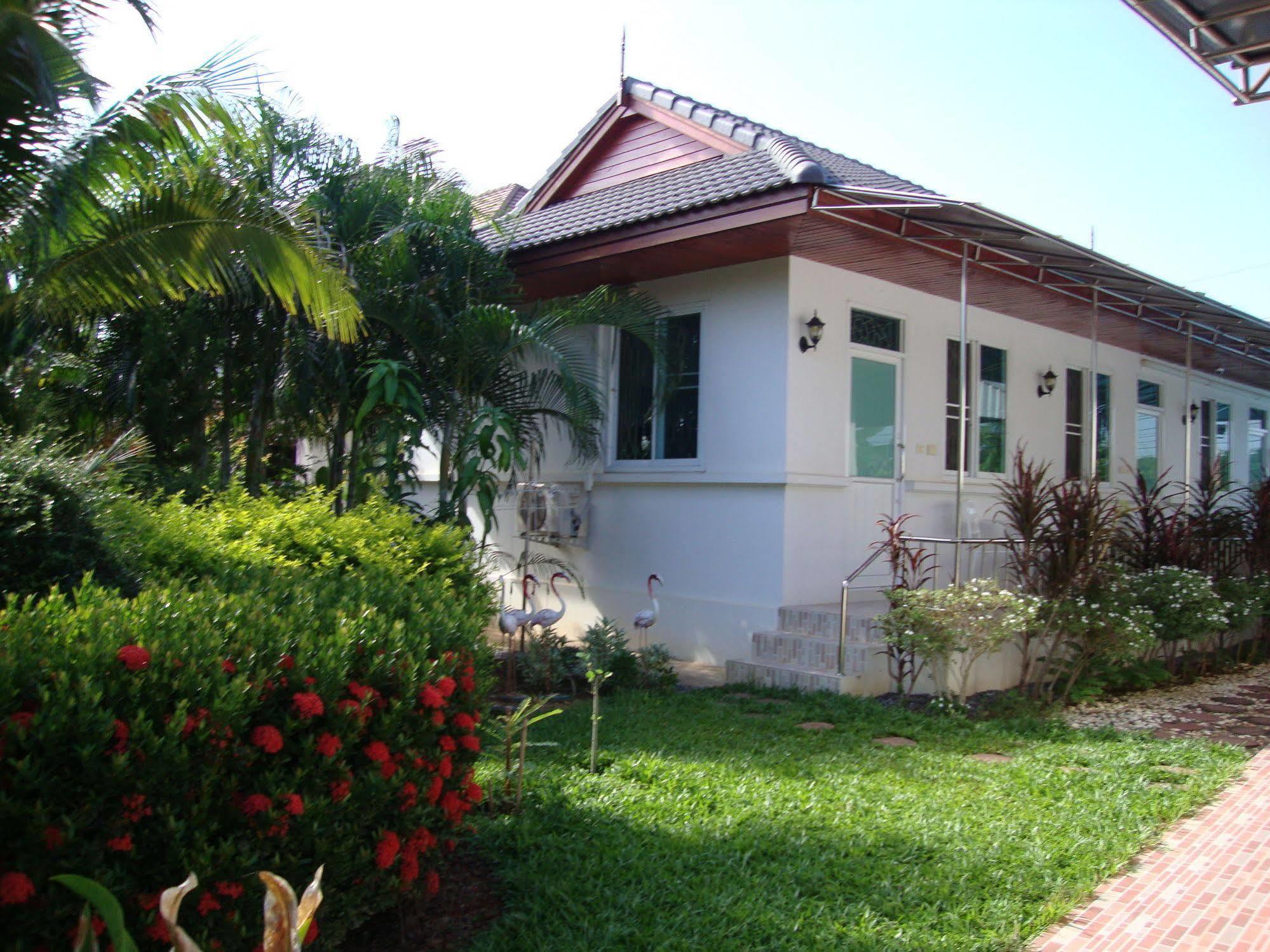 Nuch'S Apple Guest House Si Bun Ruang Bagian luar foto