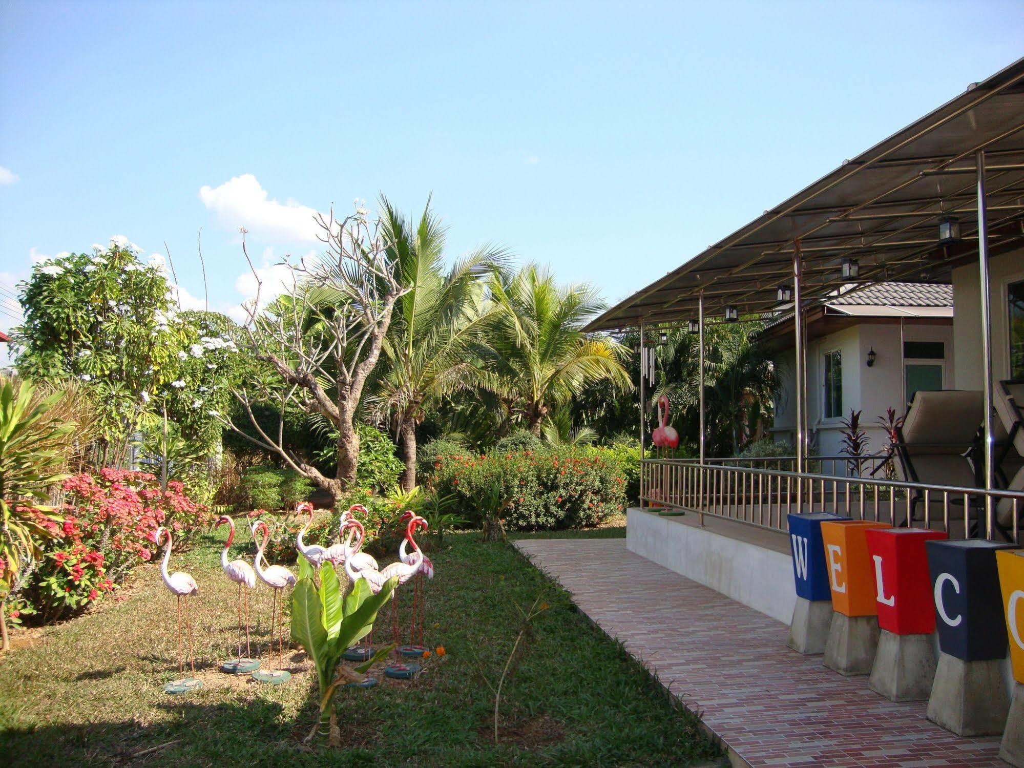 Nuch'S Apple Guest House Si Bun Ruang Bagian luar foto