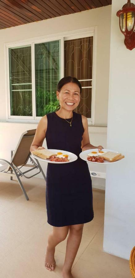 Nuch'S Apple Guest House Si Bun Ruang Bagian luar foto