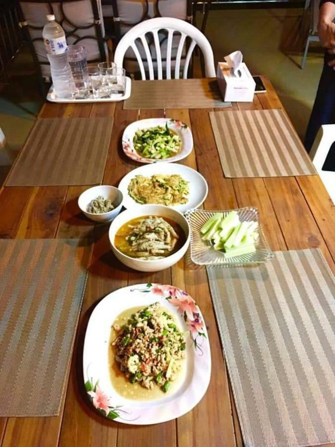 Nuch'S Apple Guest House Si Bun Ruang Bagian luar foto